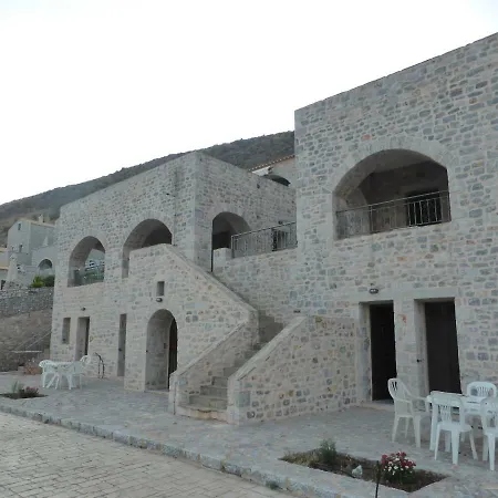 Aedon & Itylos Seaside Karavostasi Apartment Oitilon