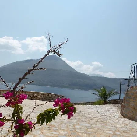 Aedon & Itylos Seaside Karavostasi * Oitilon